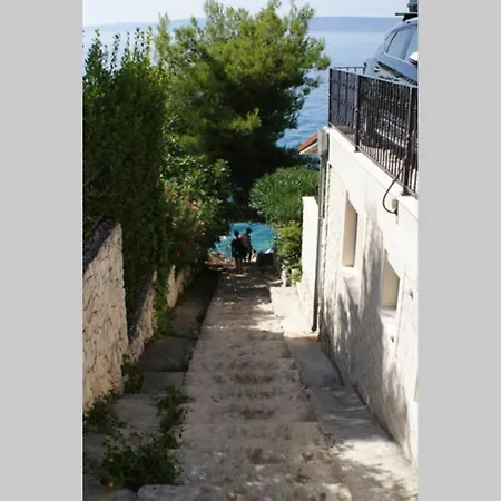 Vujica, Okrug Gornji Lägenhet