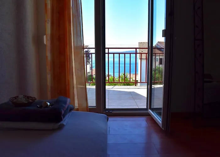 Lägenhet Vujica, Okrug Gornji