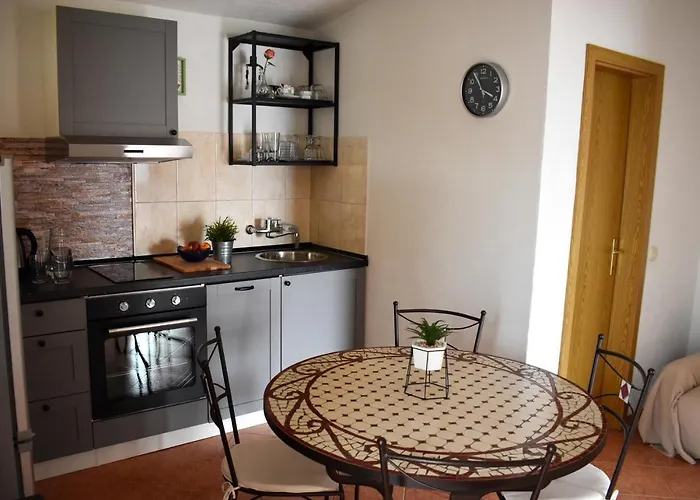 Vujica, Okrug Gornji Lägenhet Trogir