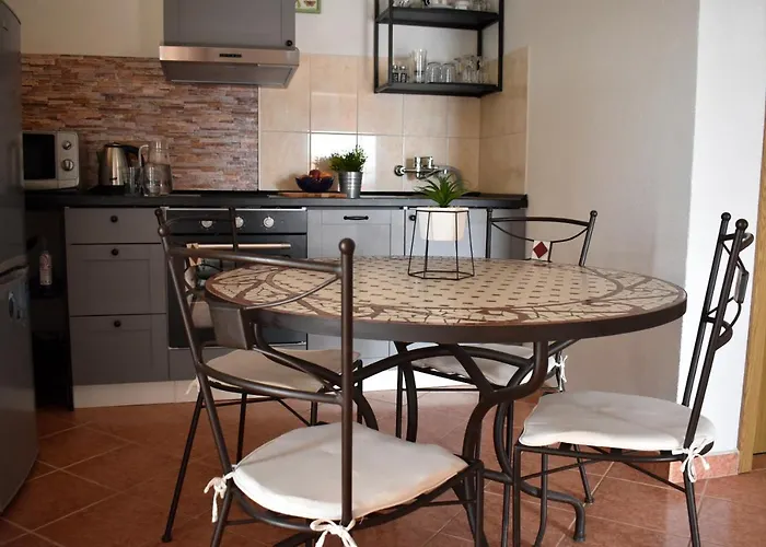 Vujica, Okrug Gornji Lägenhet Trogir